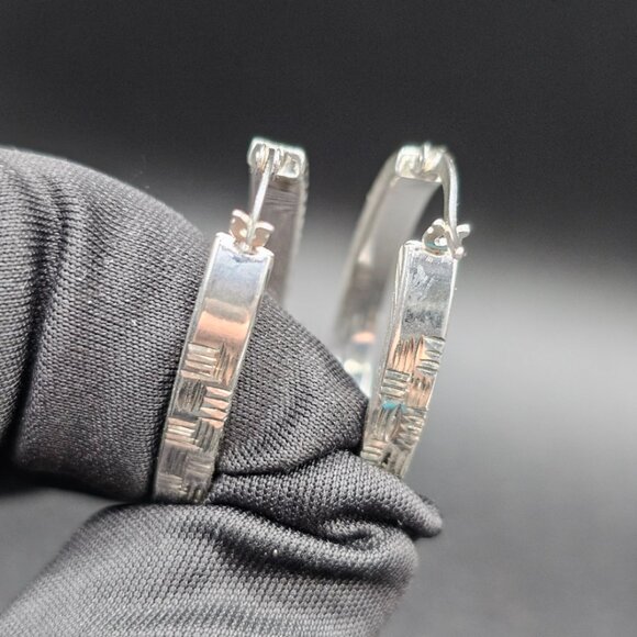 Sterling Silver 925 Rhodium Plated Diamond Cut Twisted Oval Hoop Earrings 18mm - Picture 4 of 13